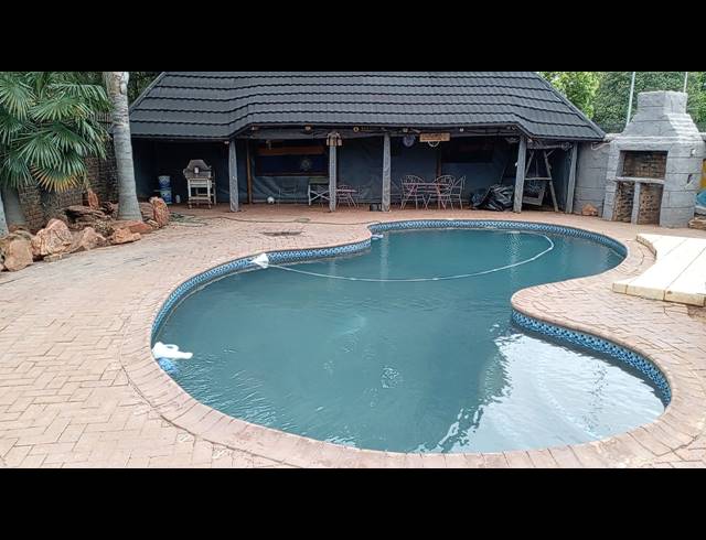 3 BEDROOM FREESTANDING FOR SALE IN KANONKOP